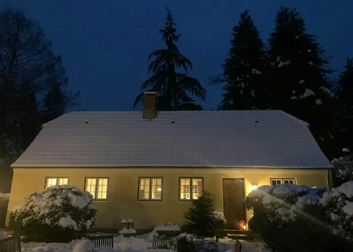 بيت للعطل Idyllic House In A Scenic Garden *